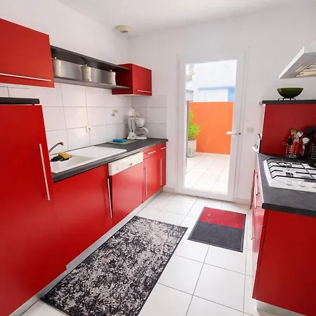 Maison Proche Avec Jardin, - Fr-1-22-166 *