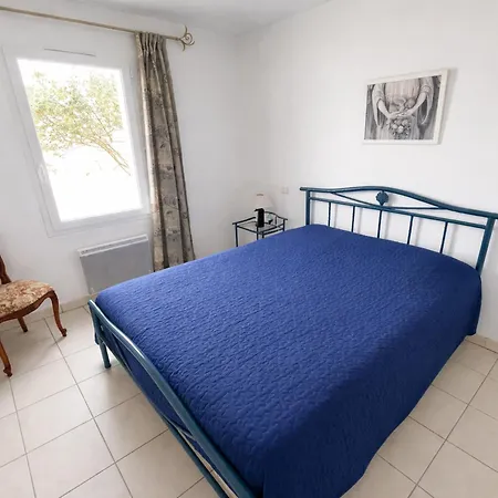Maison Proche Avec Jardin, - Fr-1-22-166
