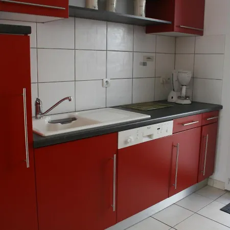 Maison Proche Avec Jardin, - Fr-1-22-166 Semesterbostad