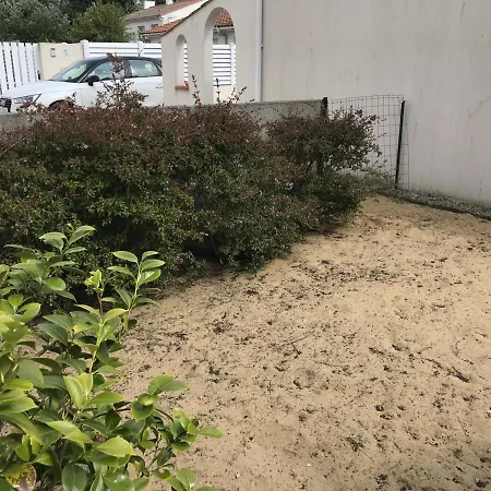 Semesterbostad Maison Proche Avec Jardin, - Fr-1-22-166 *