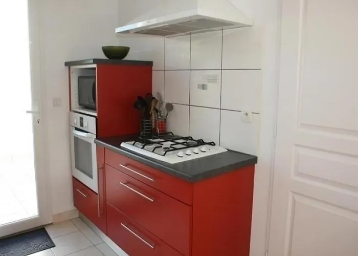 Maison Proche Avec Jardin, - Fr-1-22-166 *