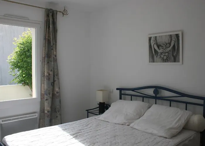 Maison Proche Avec Jardin, - Fr-1-22-166 *